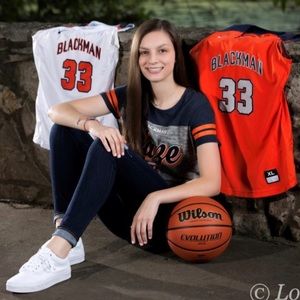 Meet your Posher, Michaela